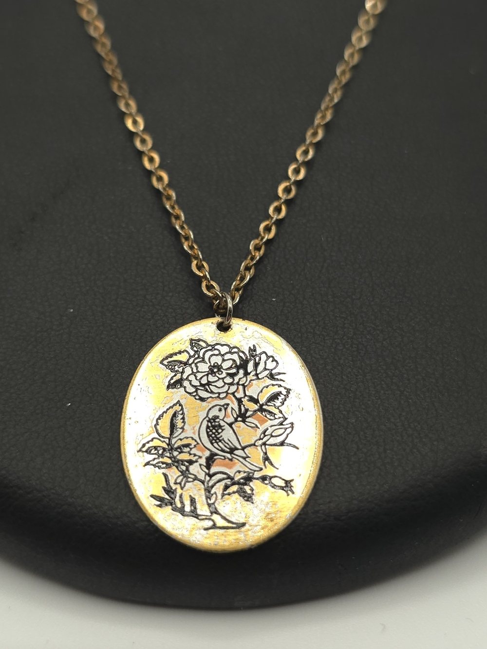 VTG Reed & Barton Damascene Pendant & Necklace Bird & Flowers Gold Tone 17"